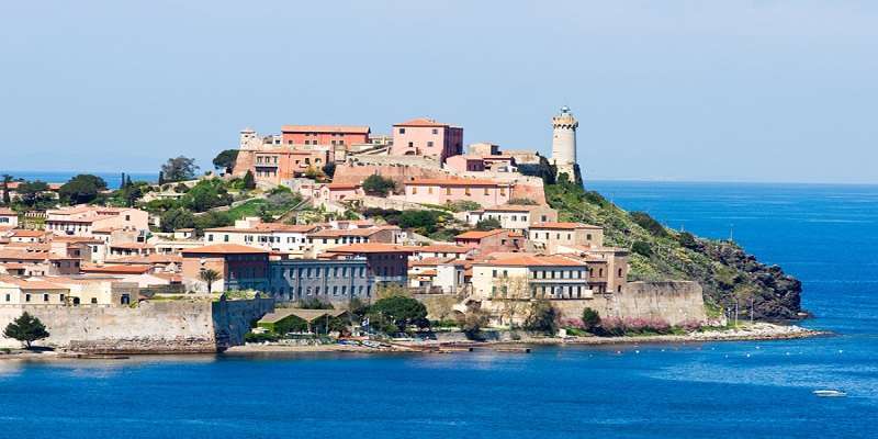 Mini-cruise  to Elba Island and visit to Massa Marittima, Siena and Florence.